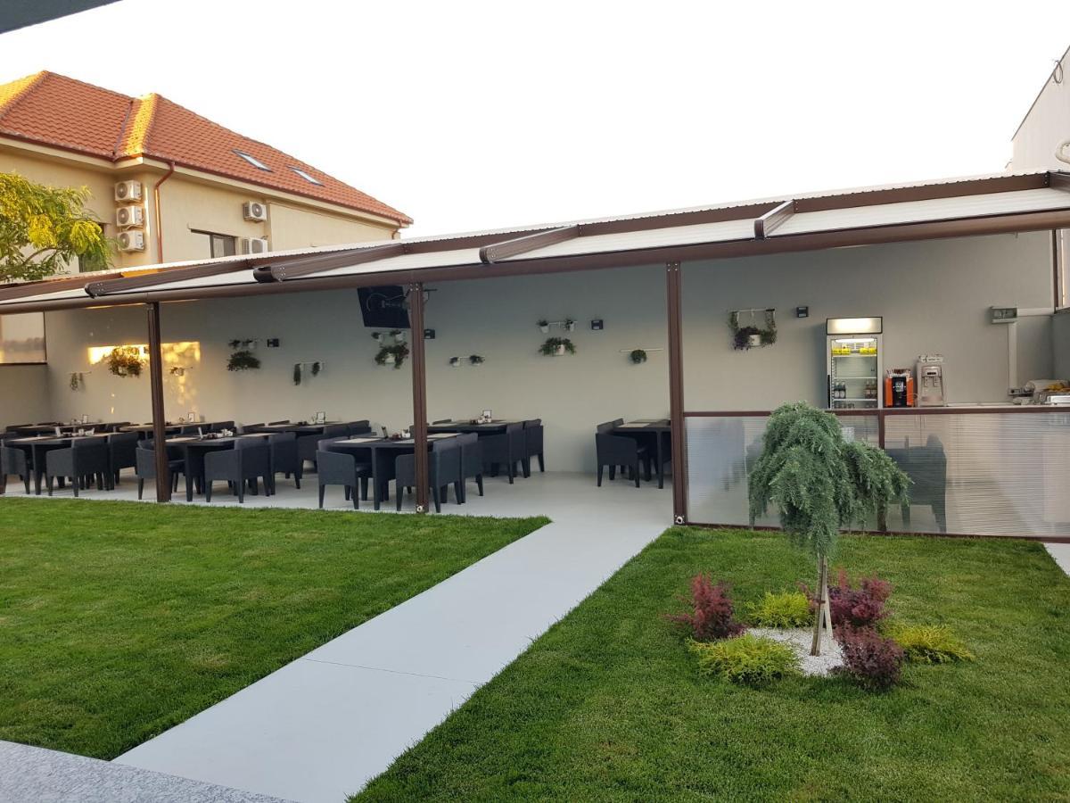 Turquoise Boutique Hotel Navodari Exterior photo