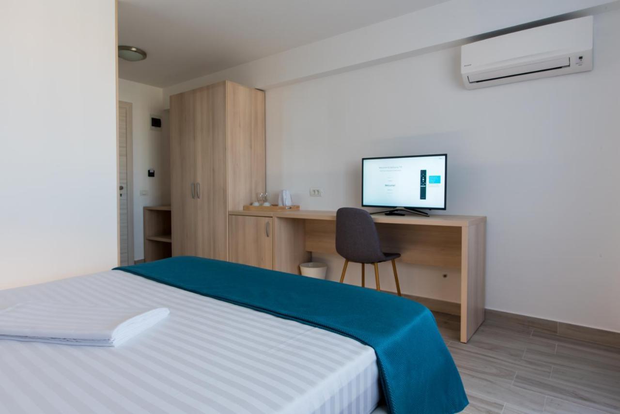 Turquoise Boutique Hotel Navodari Exterior photo